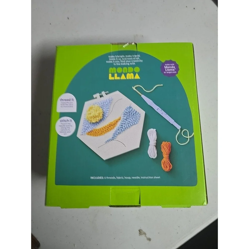 Mondo Llama‎ Create-Your-Own Punch Needle Art Kit w/Everything Included - NEW